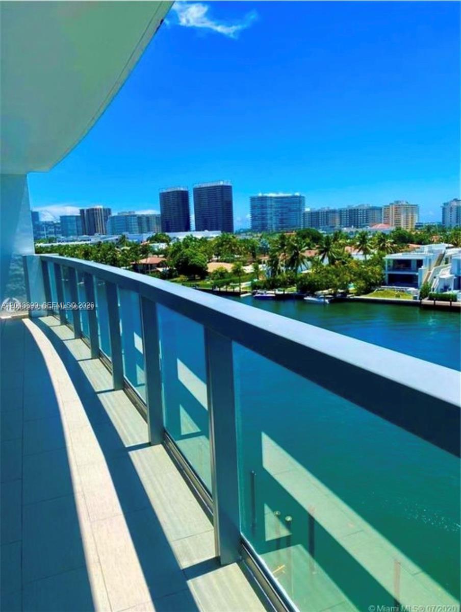 9261 E Bay Harbor Dr 704