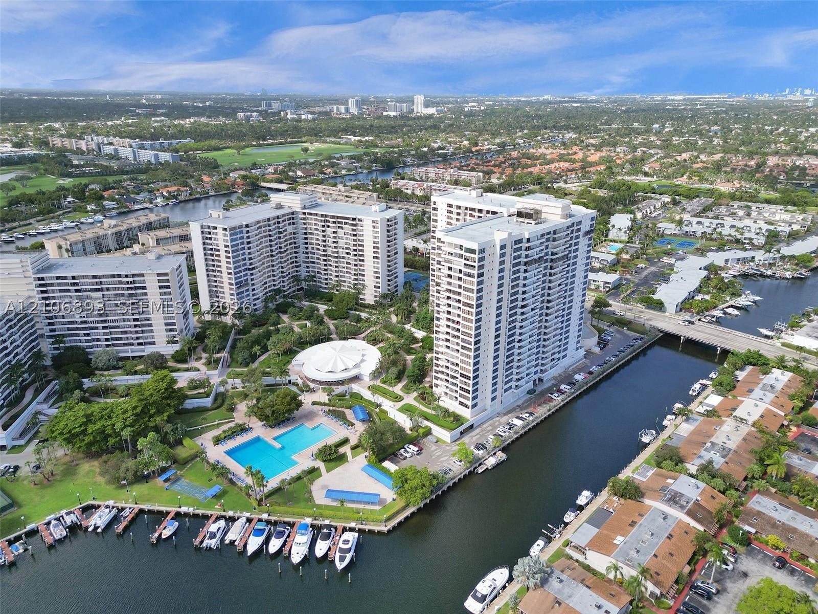 2500 Parkview Dr 2020