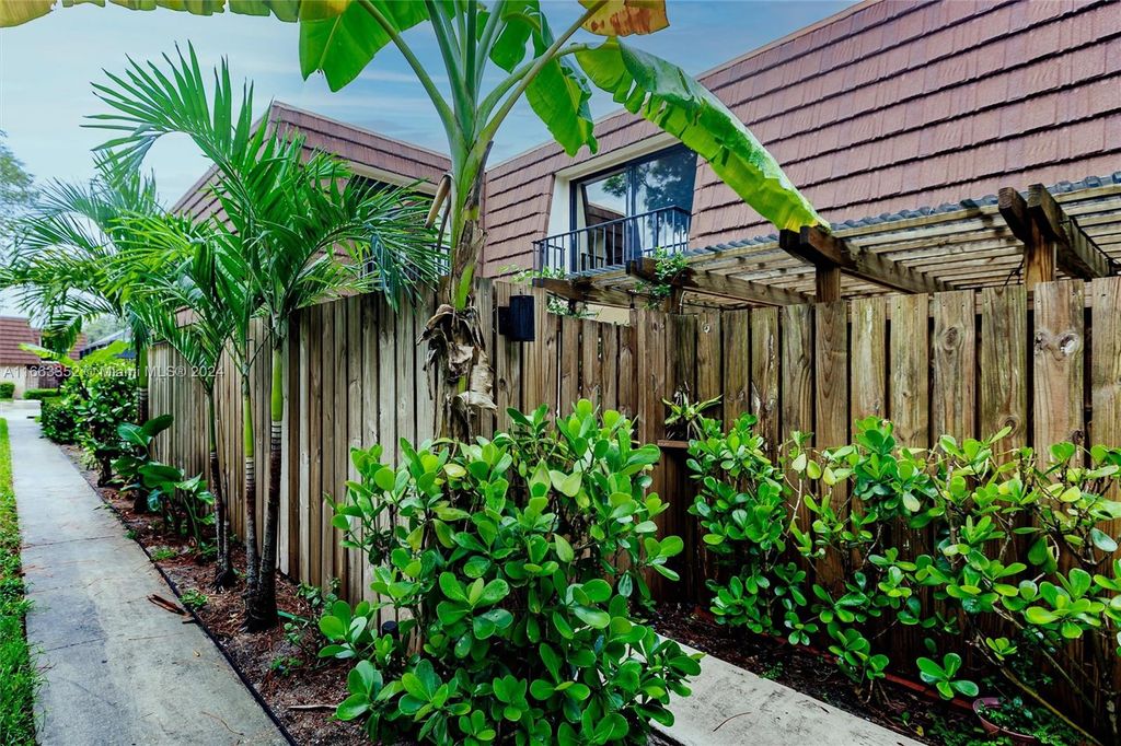 Photo of 2510 25th Ln #2510, Palm Beach Gardens, FL 33418 (MLS # A11663352)