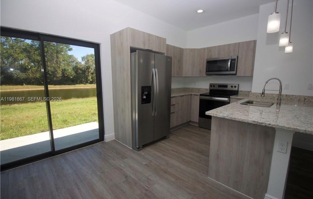 Port Labelle - Residential Lease