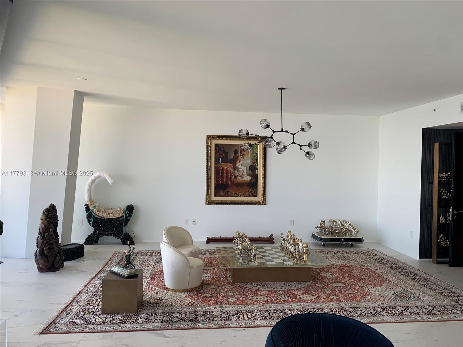 1000 Biscayne Blvd 4402