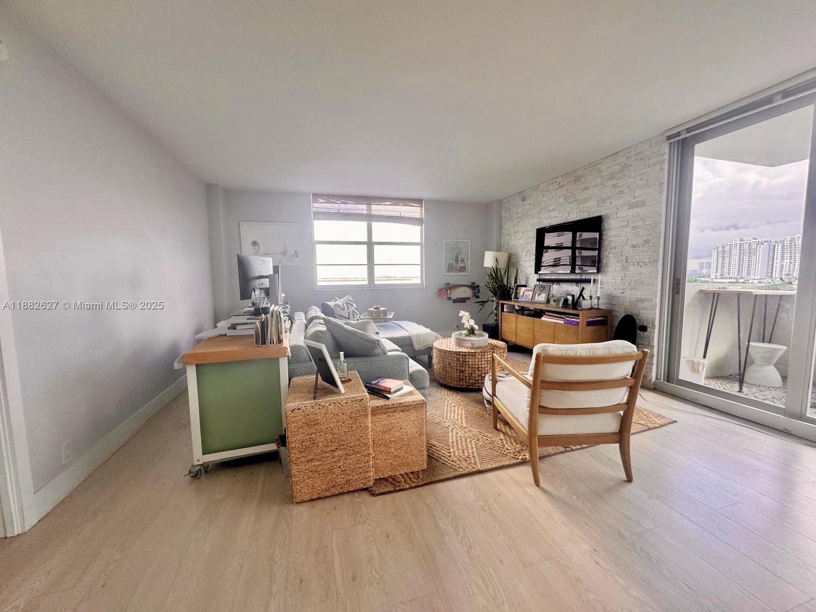 ISLAND TERRACE CONDO - Residential Lease