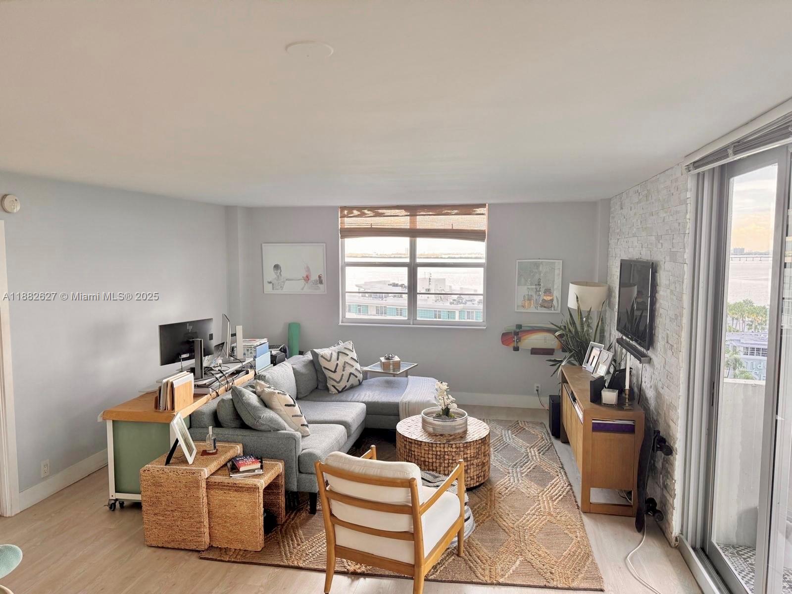 ISLAND TERRACE CONDO - Residential Lease