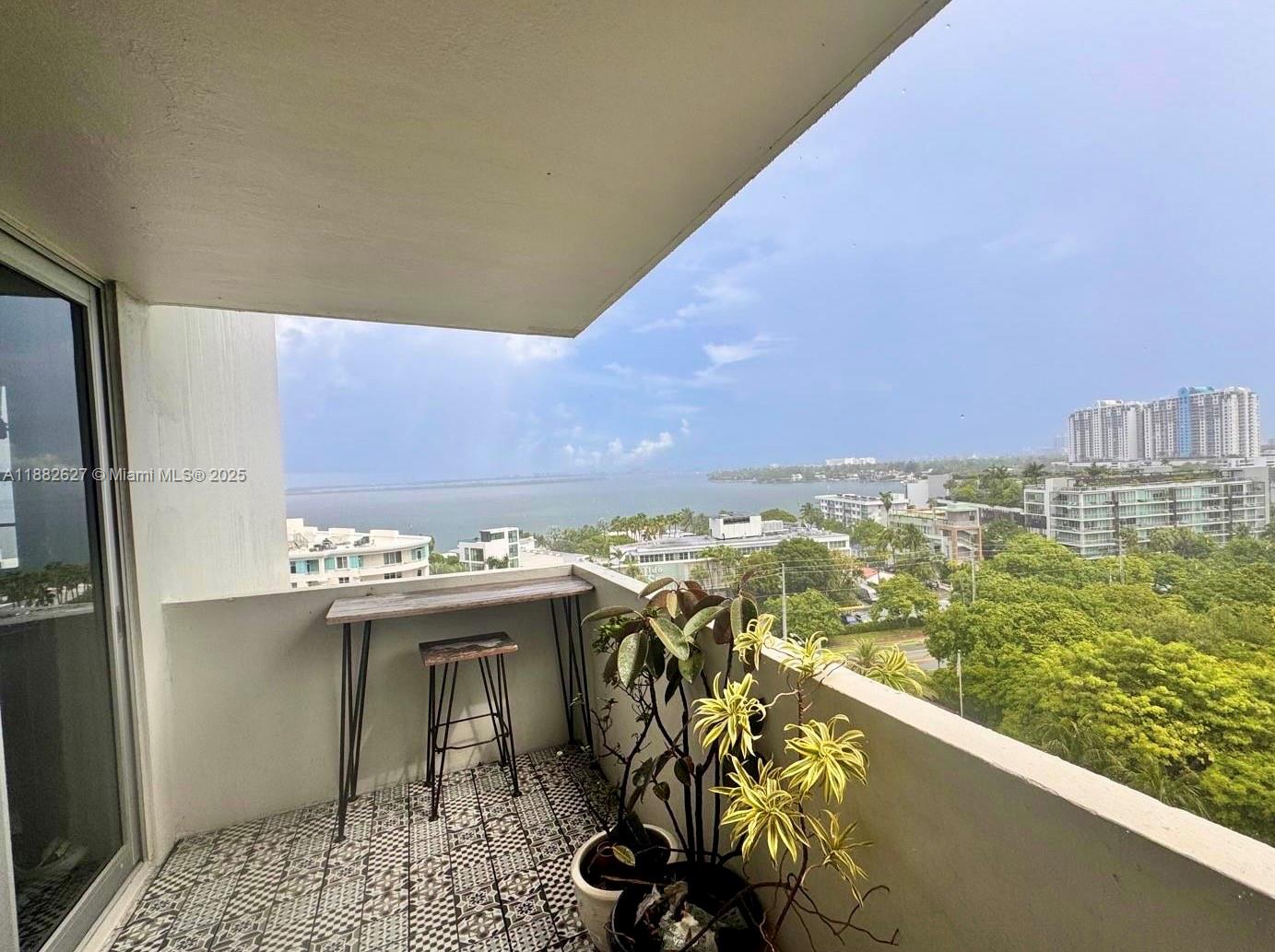 ISLAND TERRACE CONDO - Residential Lease