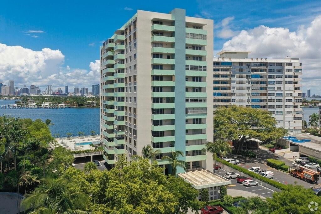 ISLAND TERRACE CONDO - Residential Lease