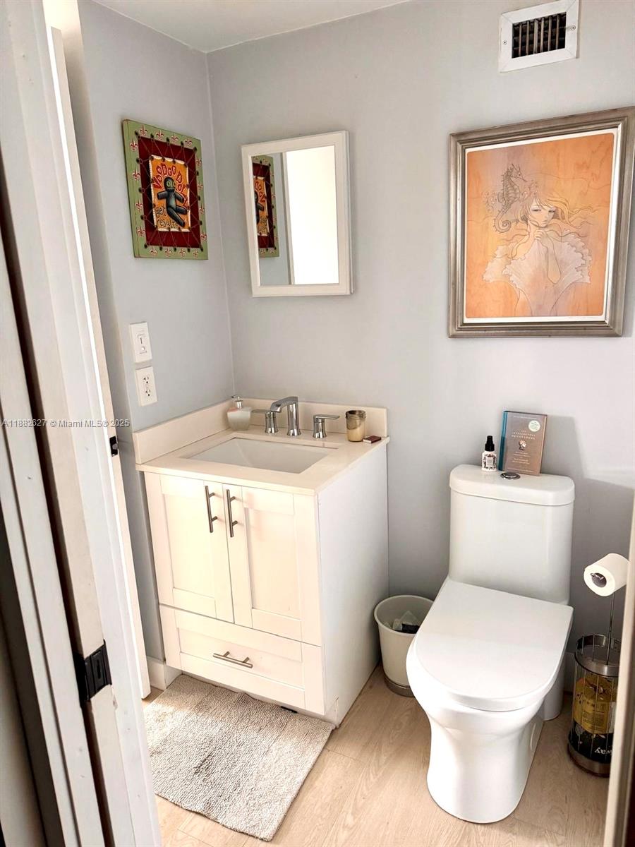 ISLAND TERRACE CONDO - Residential Lease