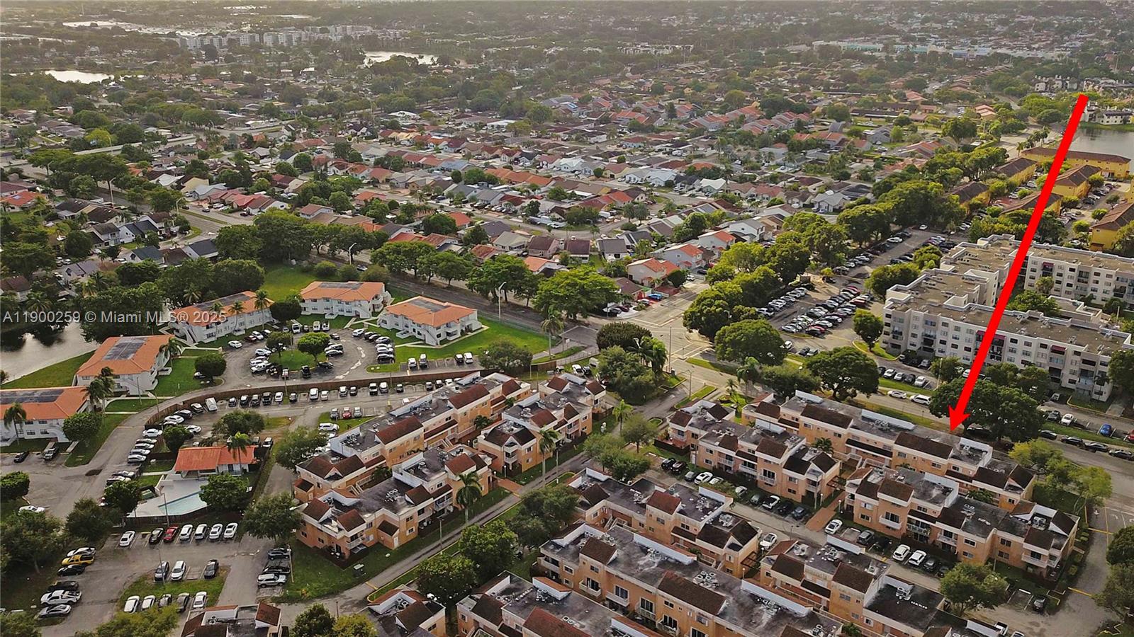 THE SEASONS VILLAS & THMS - Residential