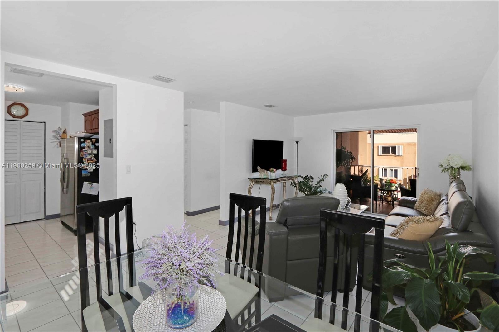 THE SEASONS VILLAS & THMS - Residential