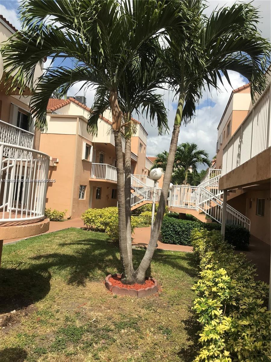 THE SEASONS VILLAS & THMS - Residential
