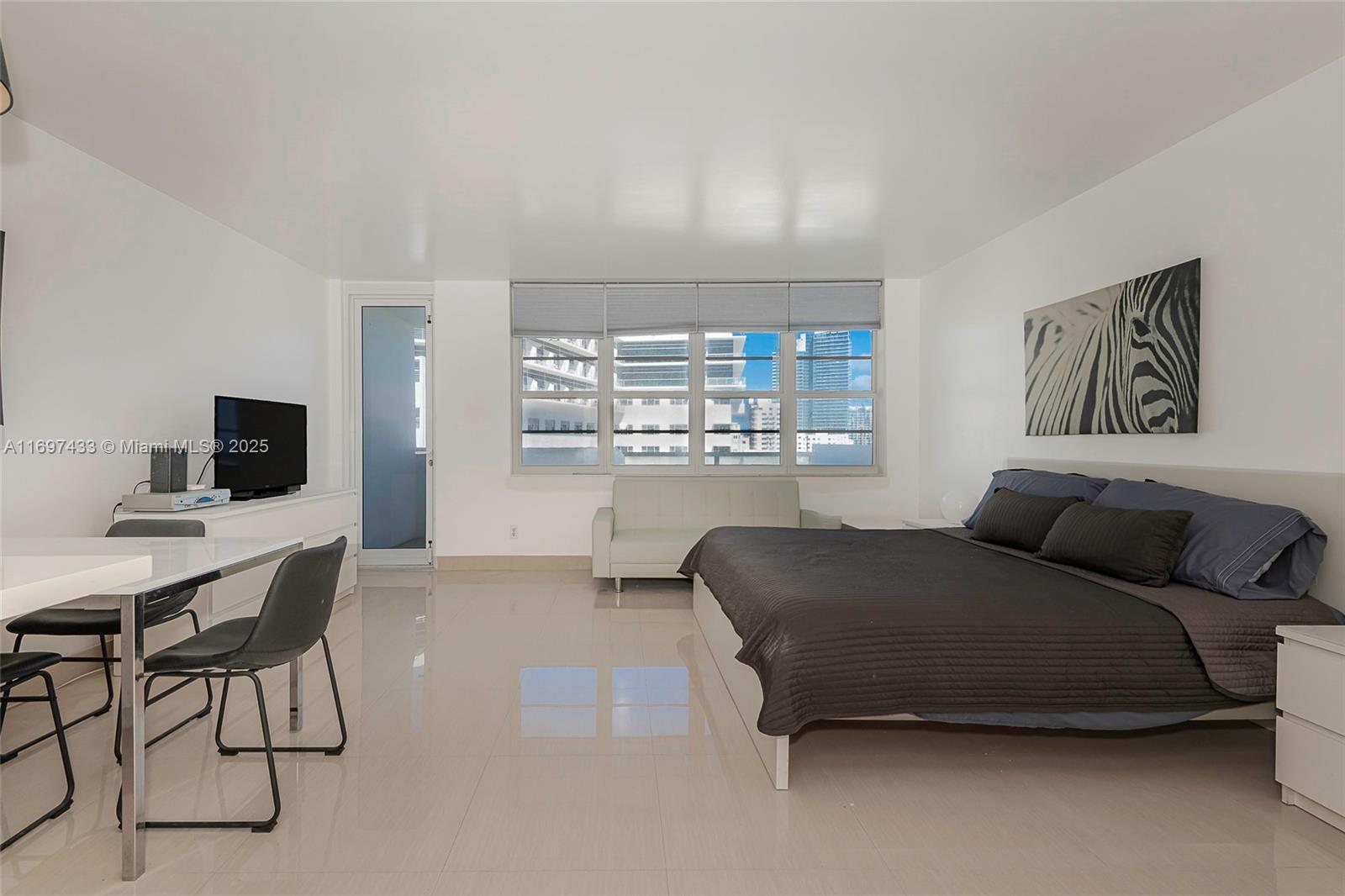 Rental Property at 100 Lincoln Rd 837, Miami Beach, Miami-Dade County, Florida - Bathrooms: 1  - $2,900 MO.