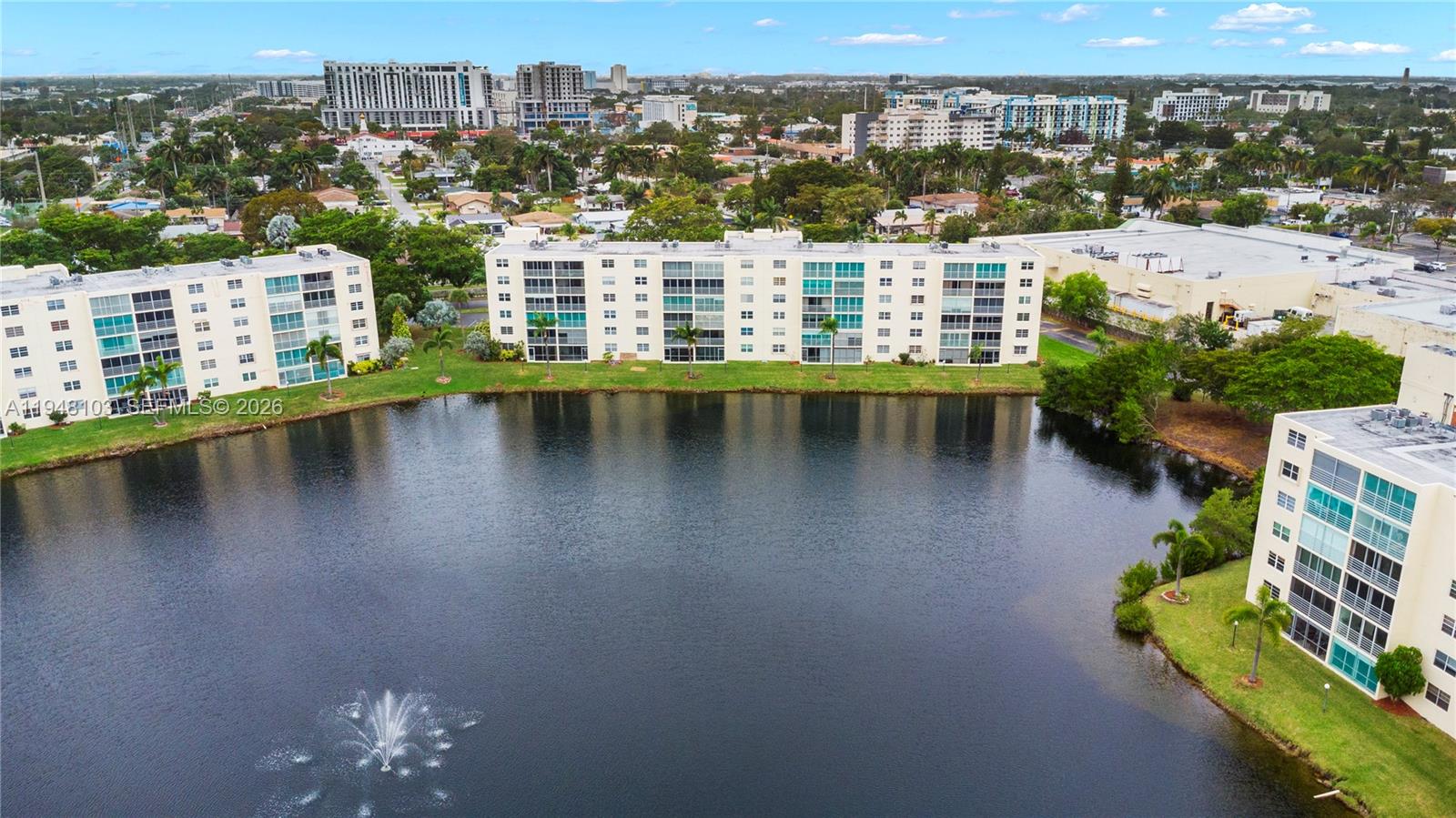 MEADOWBROOK LAKES VIEW CO - Residential