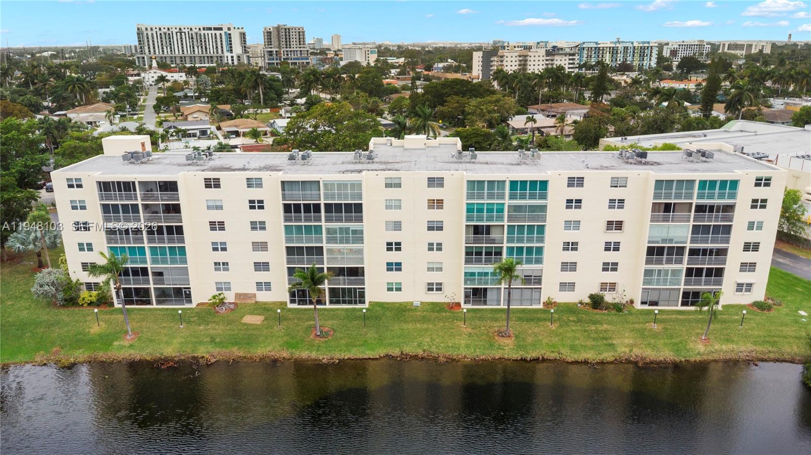 MEADOWBROOK LAKES VIEW CO - Residential