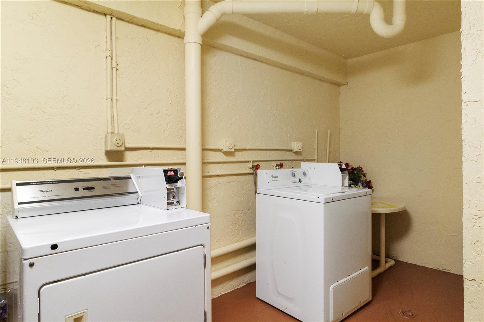 MEADOWBROOK LAKES VIEW CO - Residential