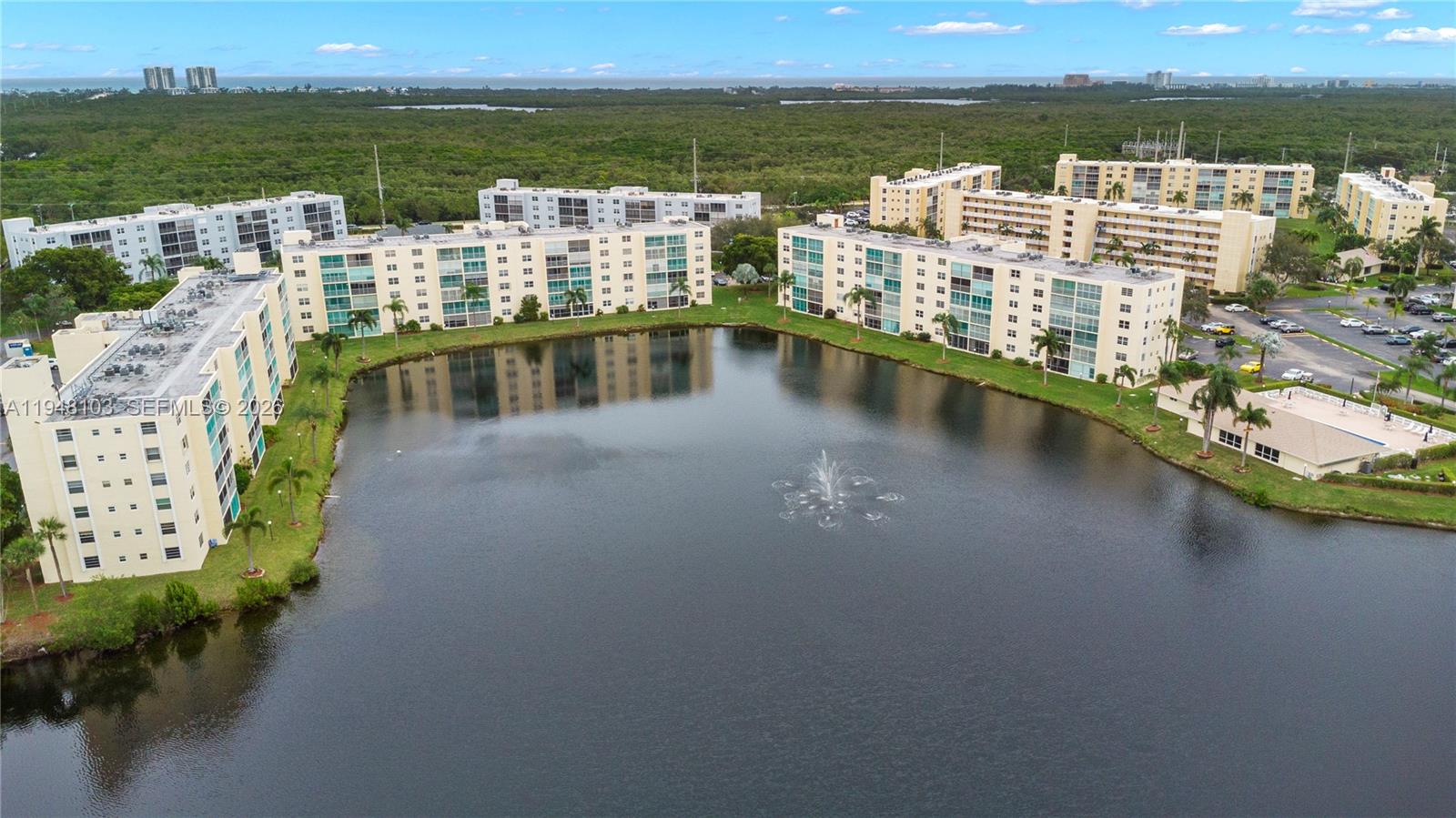 MEADOWBROOK LAKES VIEW CO - Residential