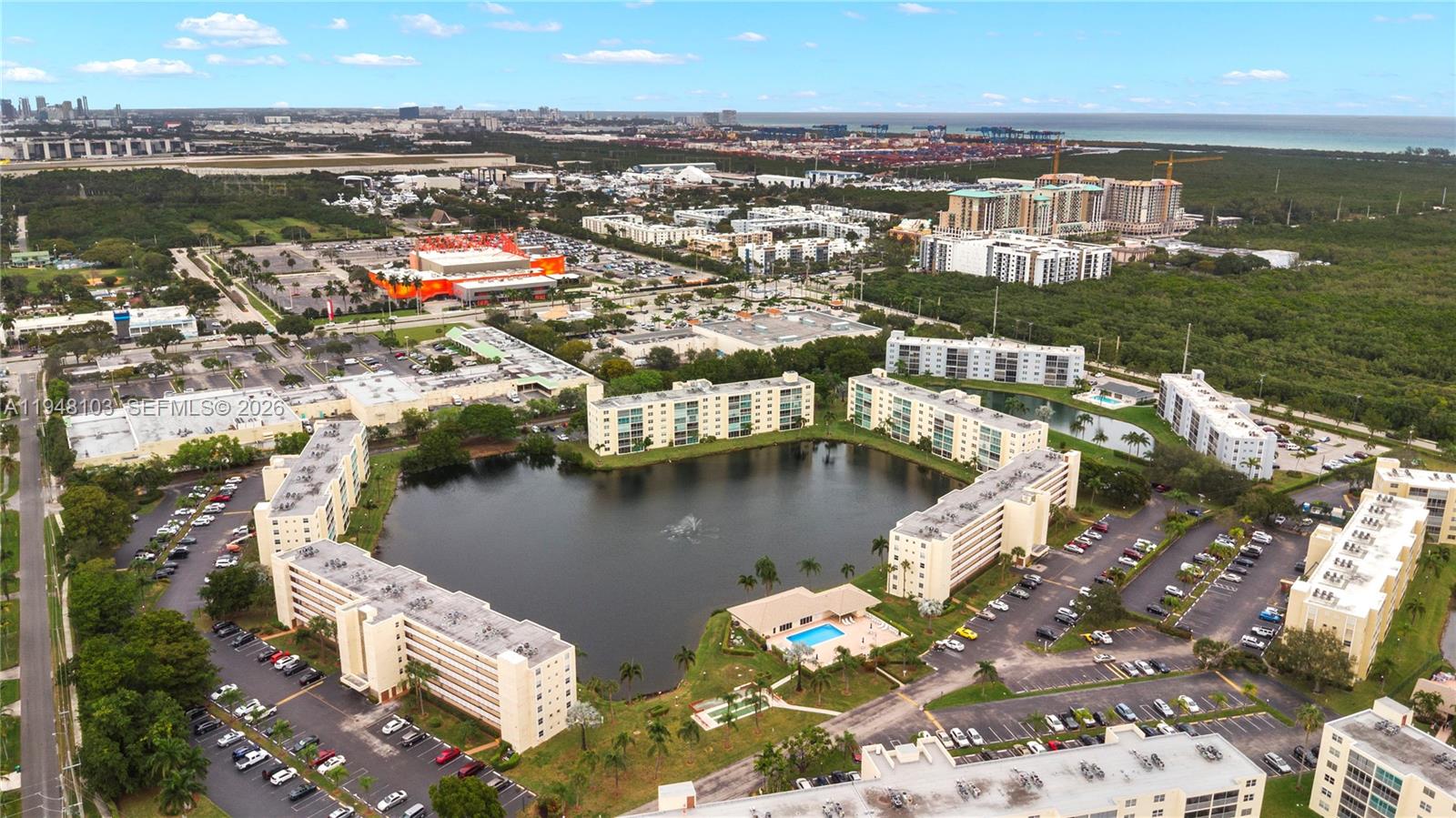 MEADOWBROOK LAKES VIEW CO - Residential