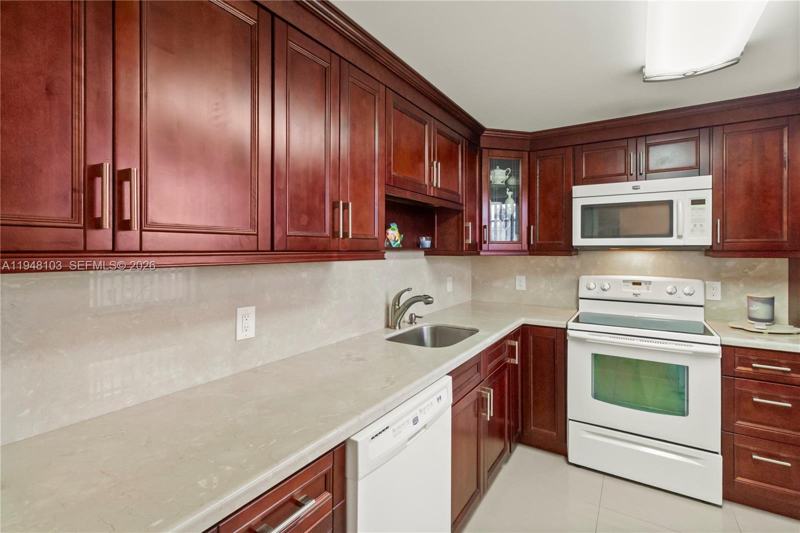 MEADOWBROOK LAKES VIEW CO - Residential