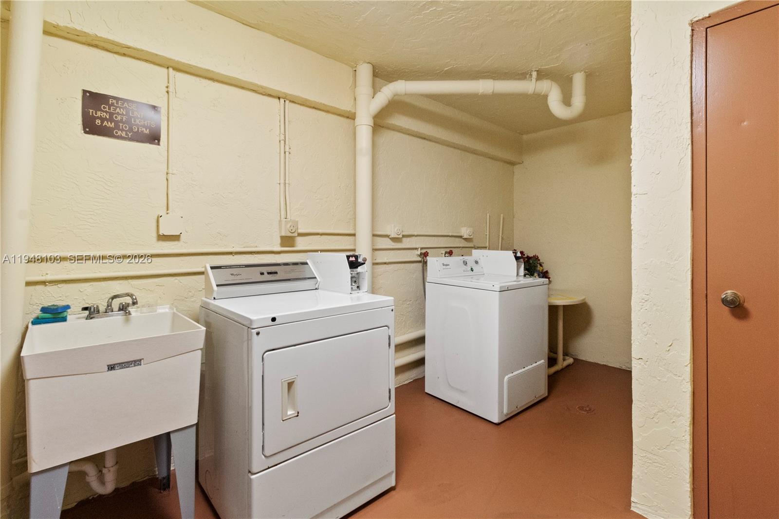 MEADOWBROOK LAKES VIEW CO - Residential