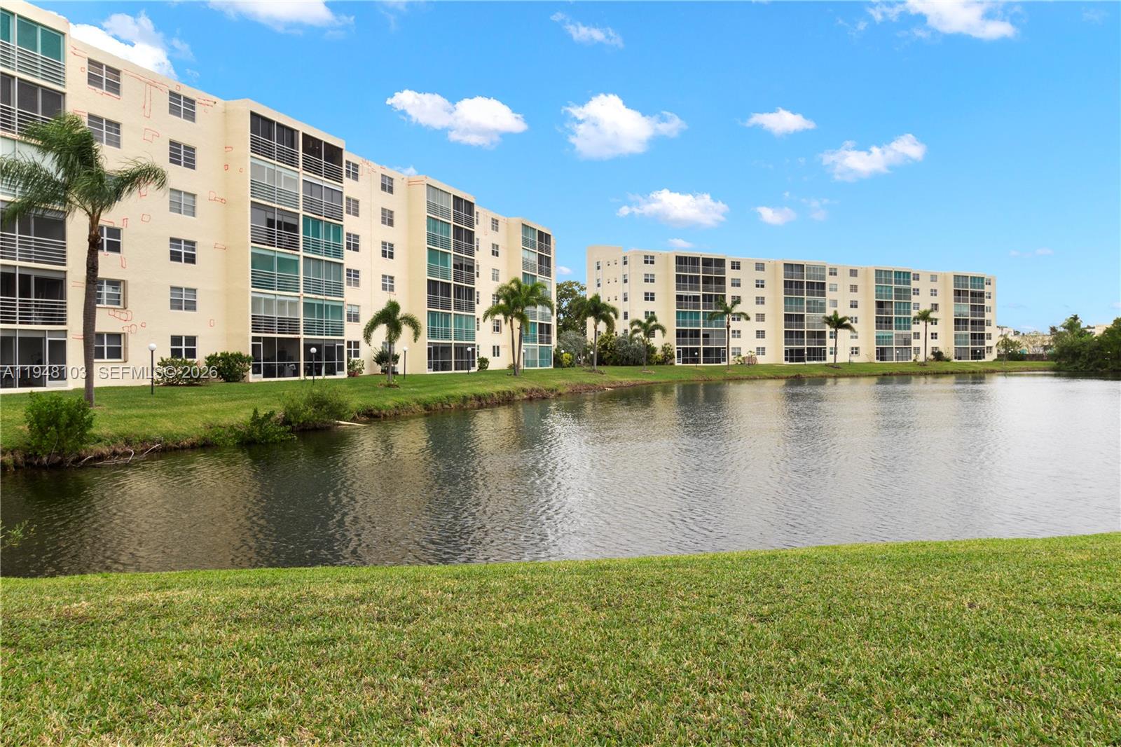MEADOWBROOK LAKES VIEW CO - Residential