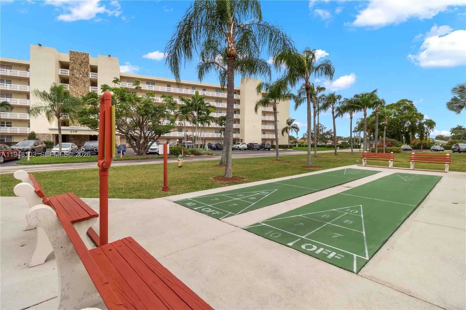 MEADOWBROOK LAKES VIEW CO - Residential