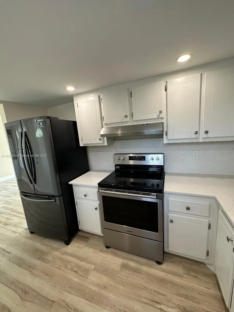 Hollywood, Florida 33020, United States, 2 Bedrooms Bedrooms, ,2 BathroomsBathrooms,Residential,Active,152196