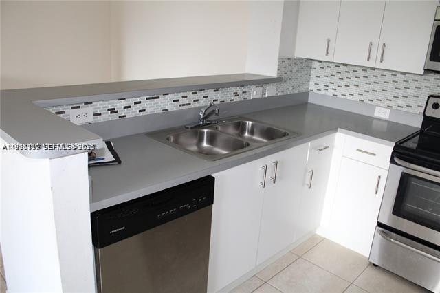 DEVONAIRE CONDO AT PEMBRO - Residential Lease