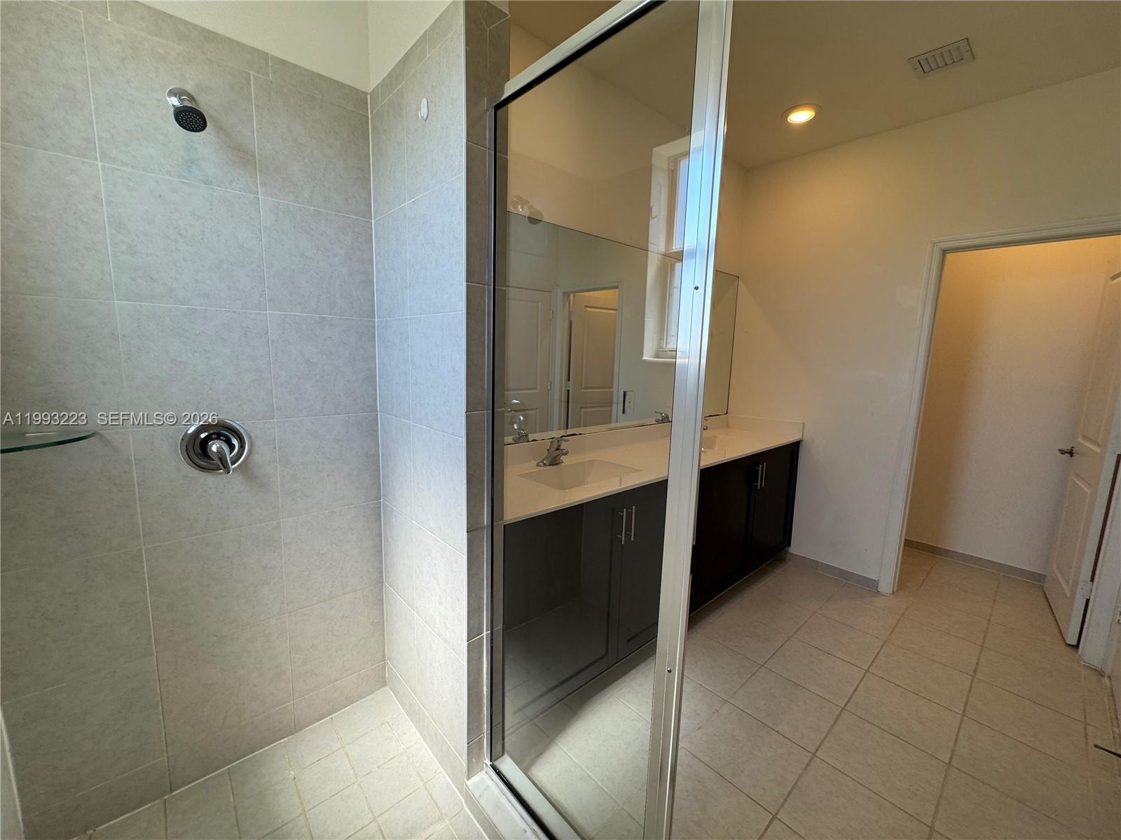 RIVIERA AT HOMESTEAD - Residential Lease