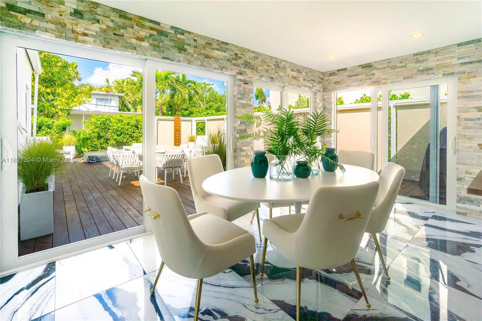 LINCOLN SUB - Residential Lease