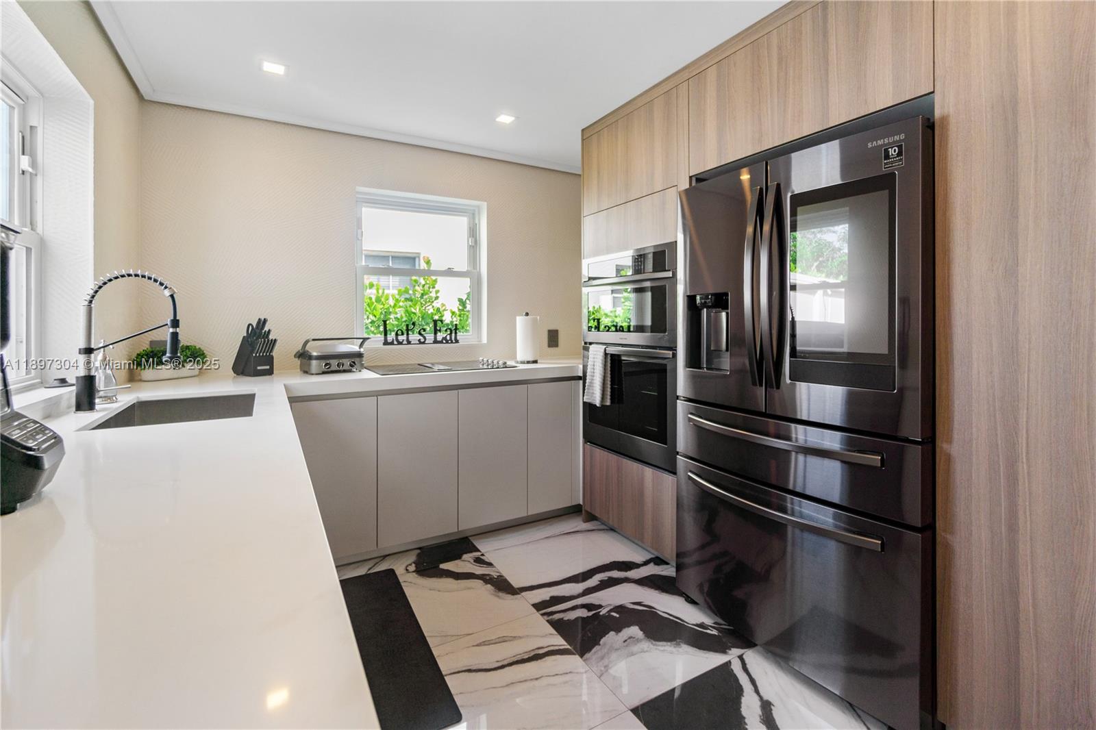 LINCOLN SUB - Residential Lease