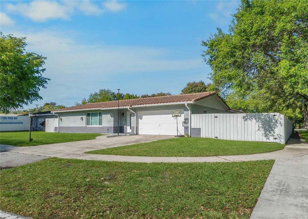 Photo of 491 NW 45th Ter, Plantation, FL 33317 (MLS # A11987959)