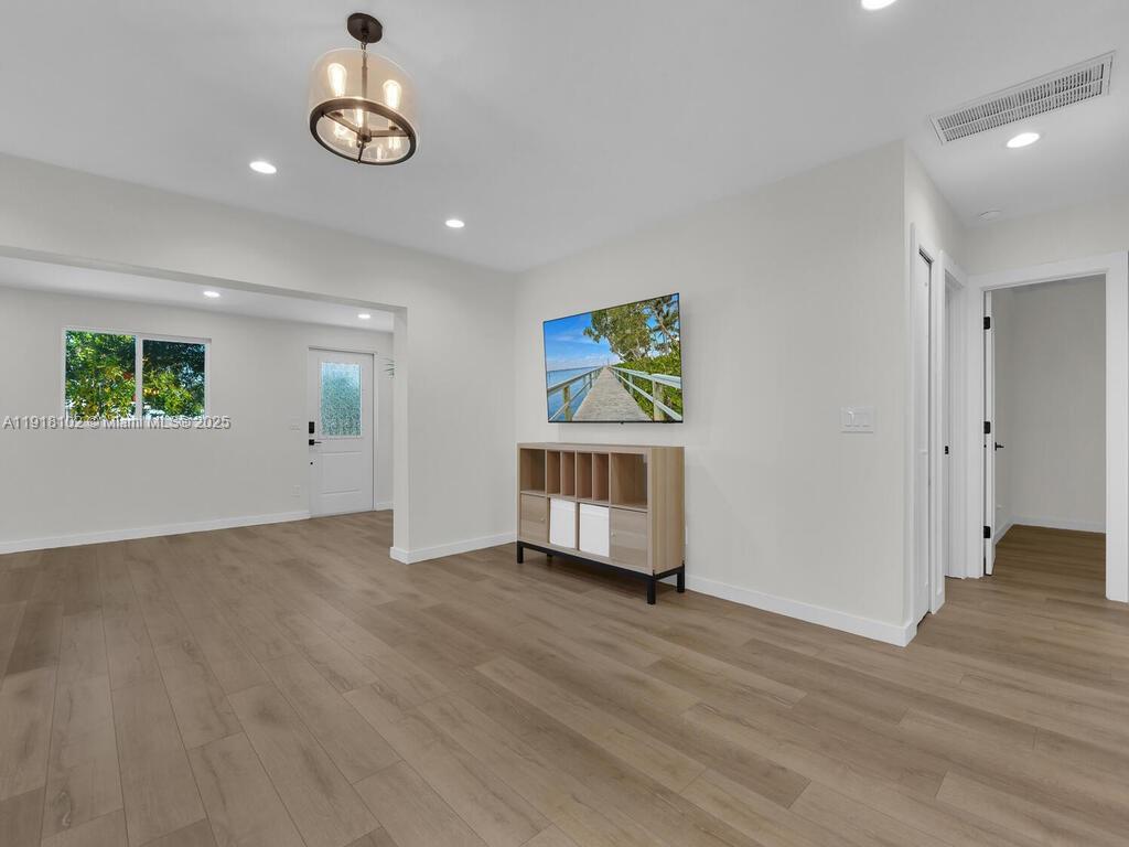 MCGREGOR GROVES - Residential