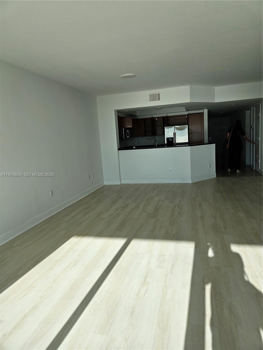 THE OAKS I CONDO - Residential