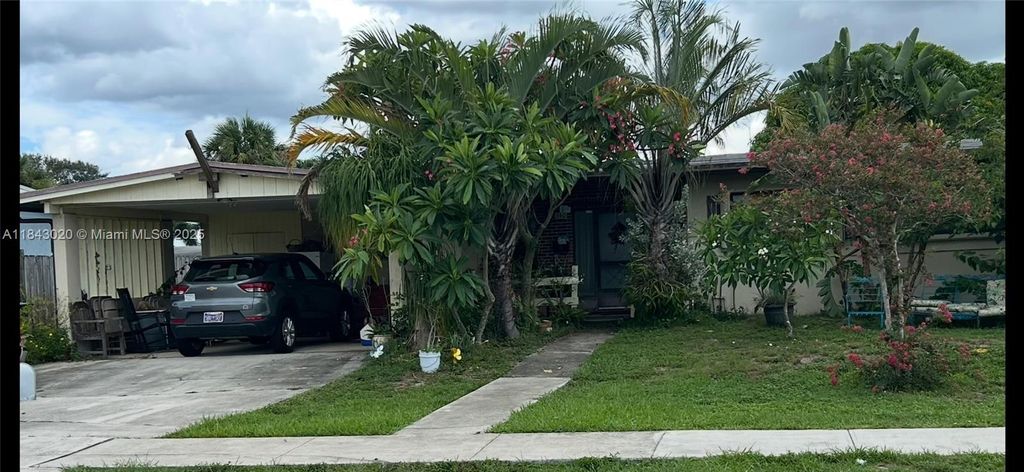 Photo of 340 Bayside Rd, Palm Springs, FL 33461 (MLS # A11843020)