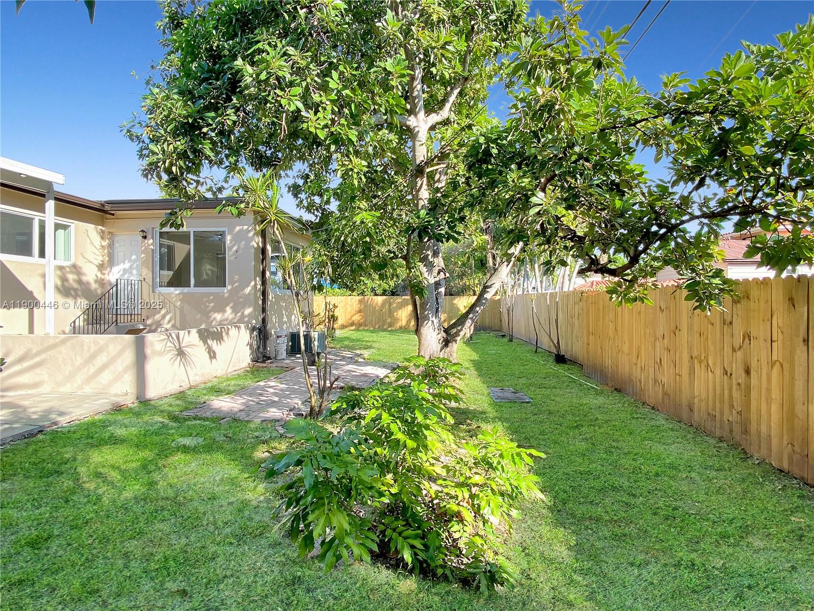 MIRACLE MANOR 1ST ADDN - Residential Lease