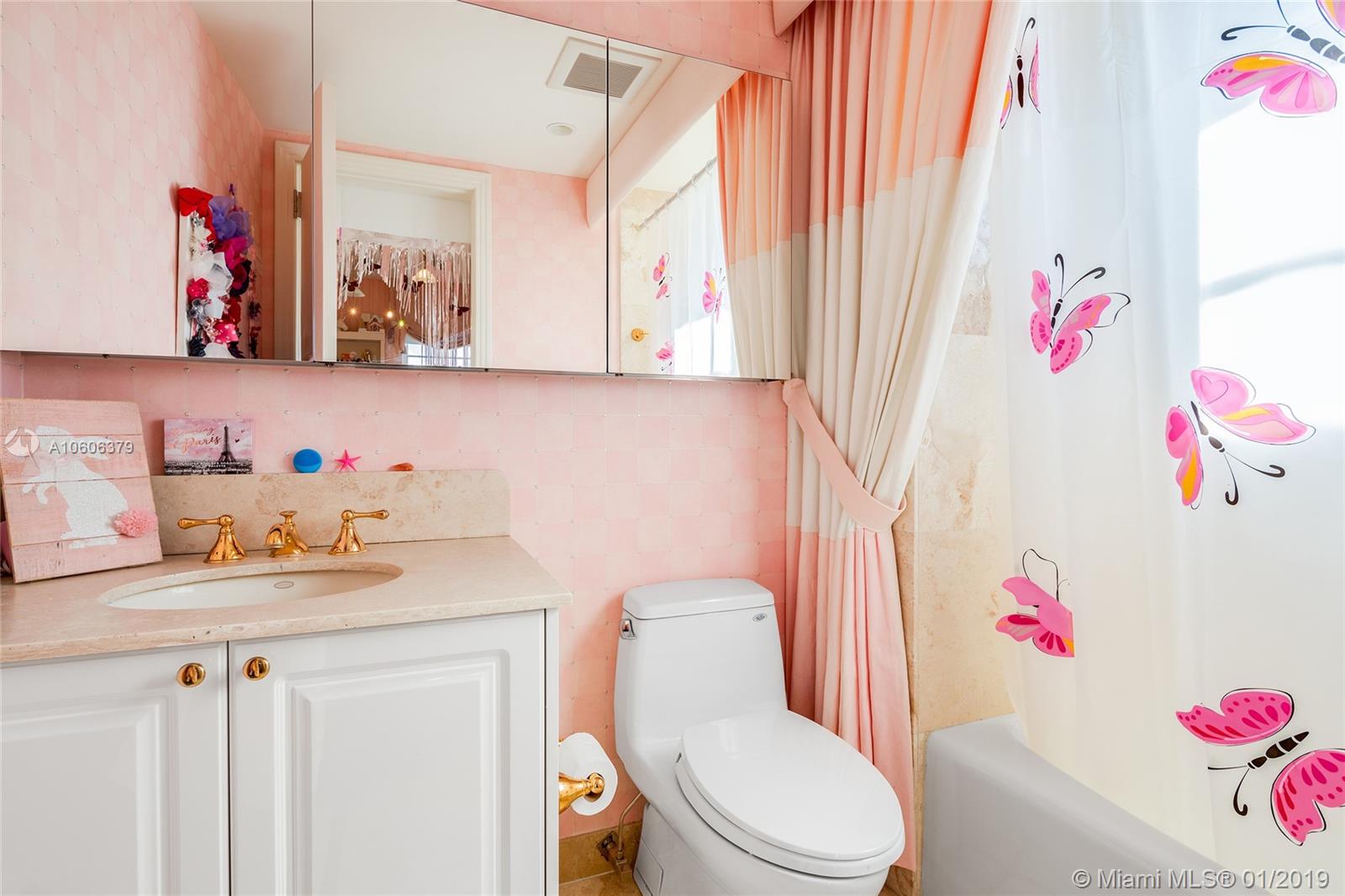 7600 OCEANSIDE AT FISHER - Residential