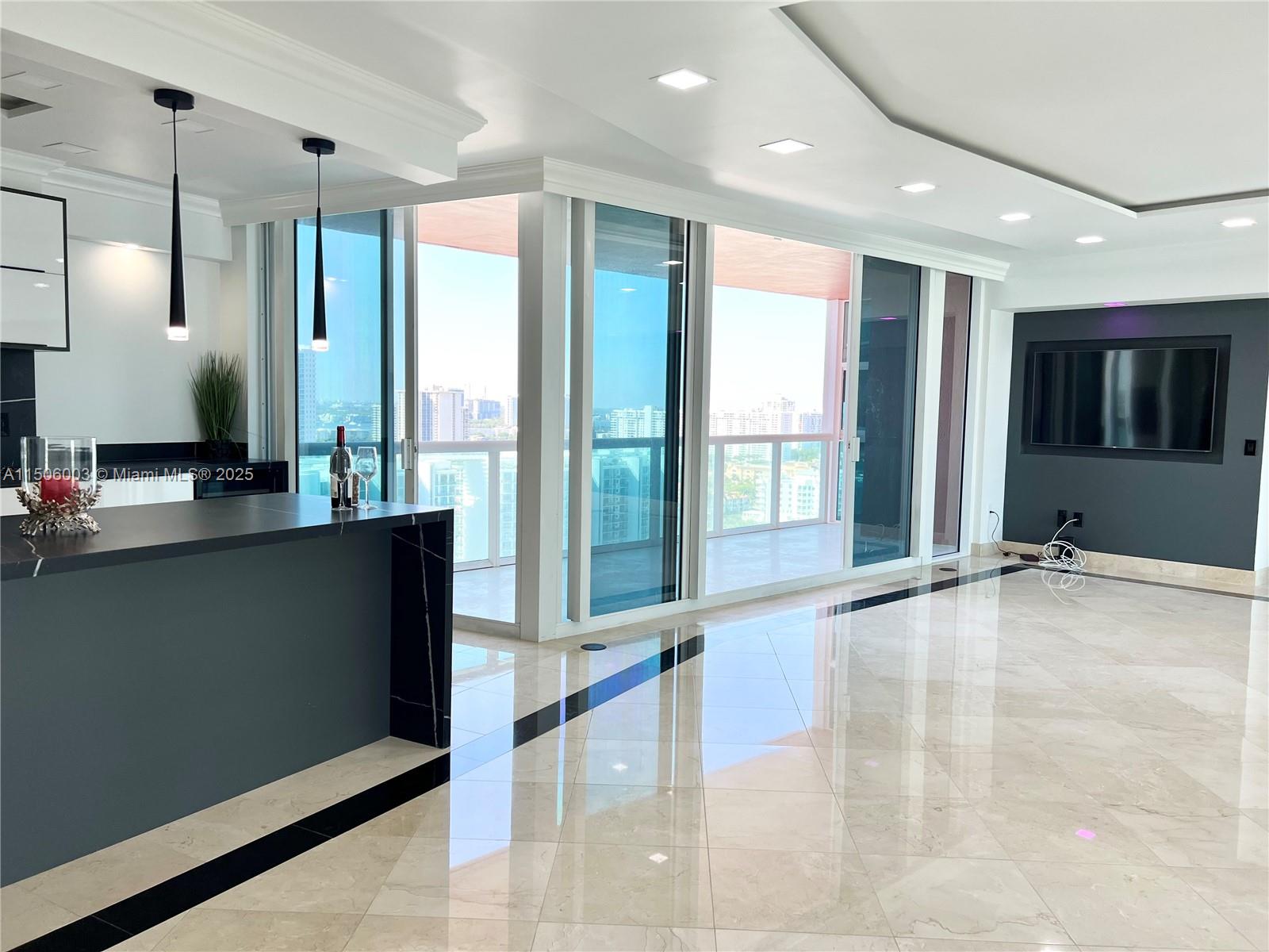 Property for Sale at 3370 Hidden Bay Dr 2415, Aventura, Miami-Dade County, Florida - Bedrooms: 3 
Bathrooms: 3  - $1,050,000