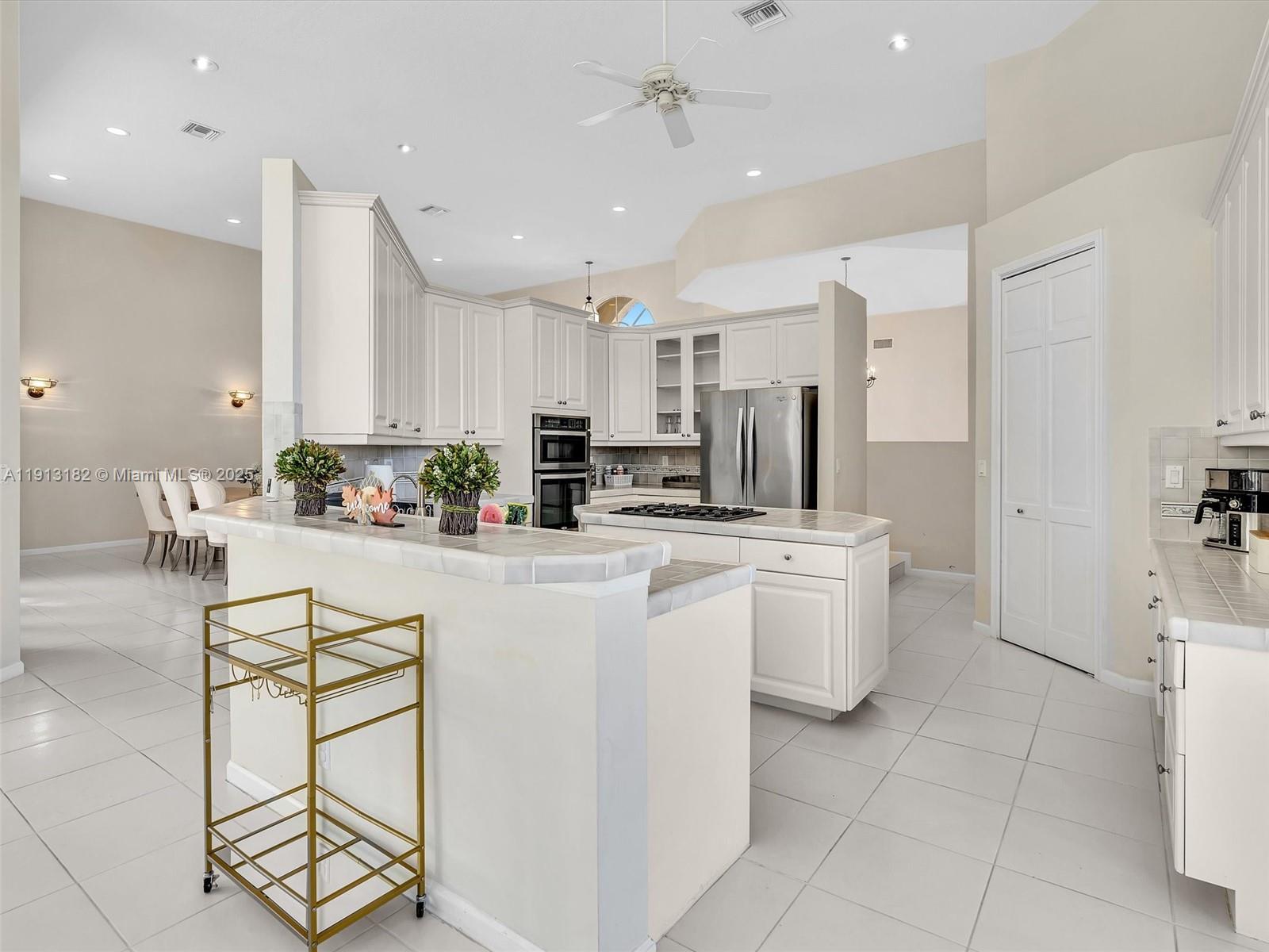 MEADOWOOD - Residential