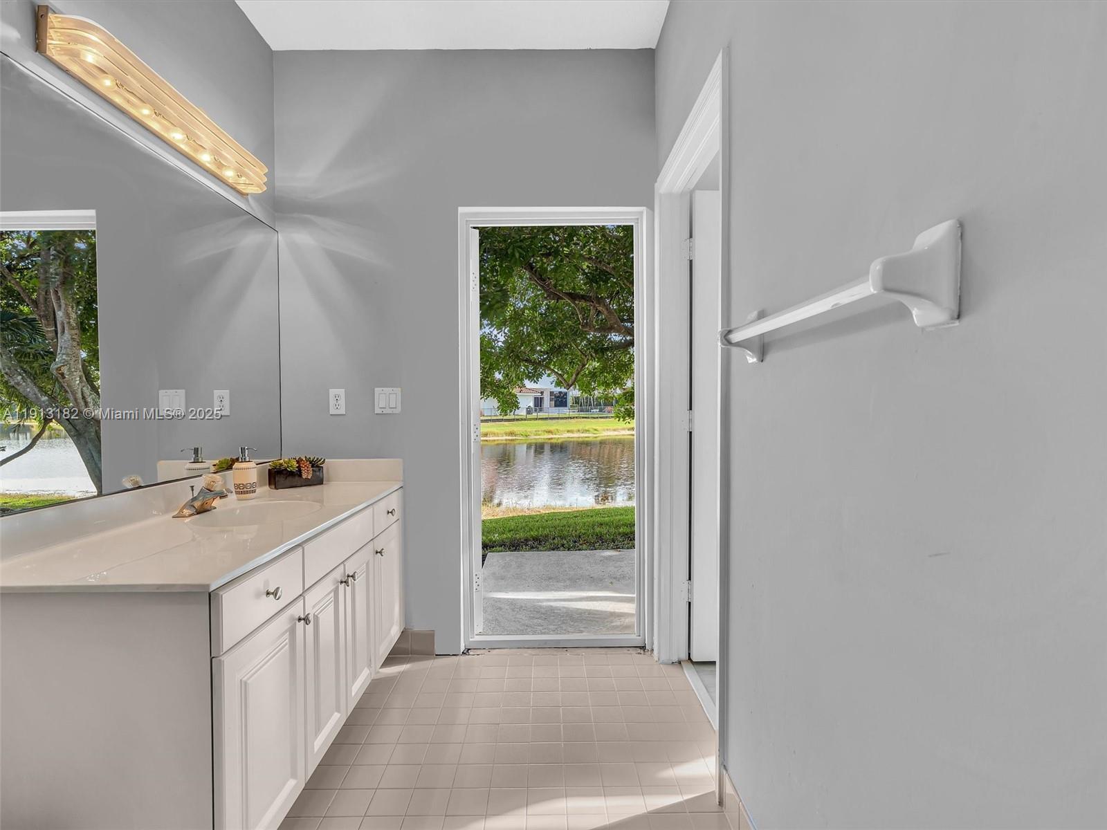 MEADOWOOD - Residential