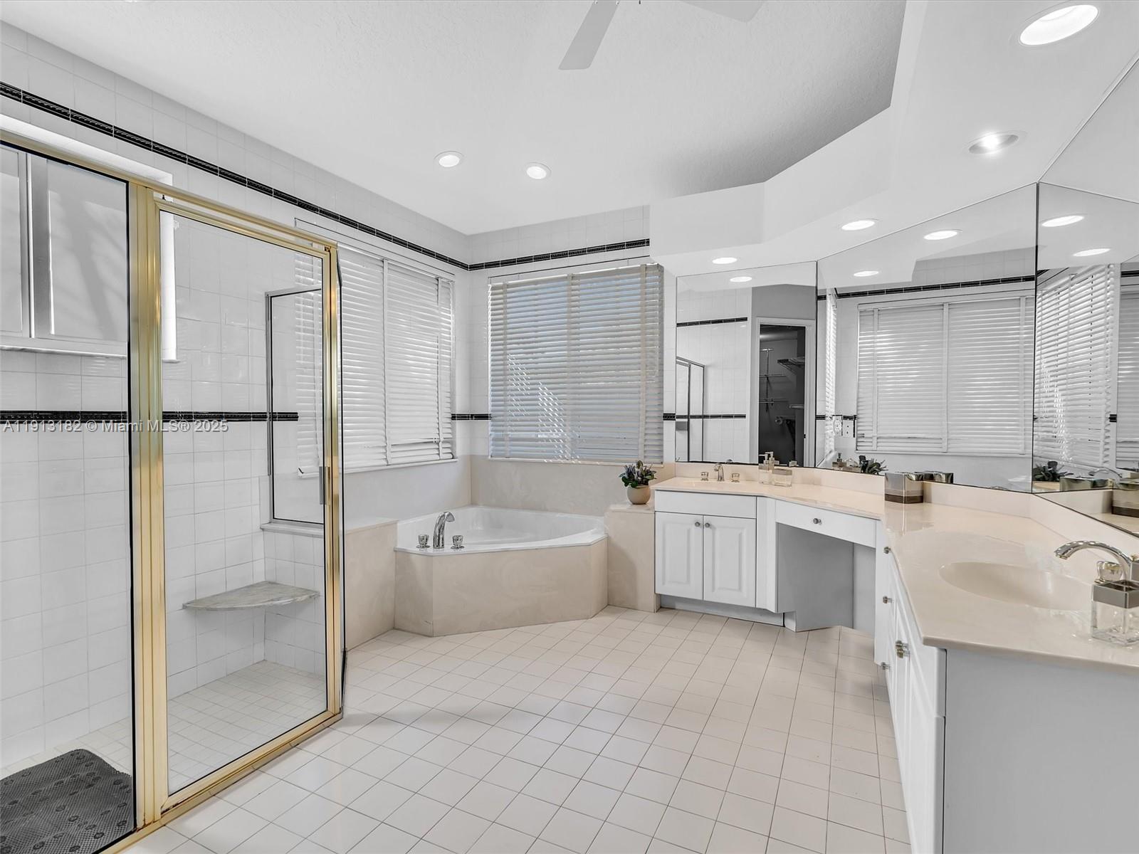 MEADOWOOD - Residential