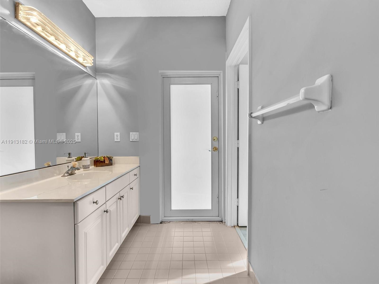 MEADOWOOD - Residential