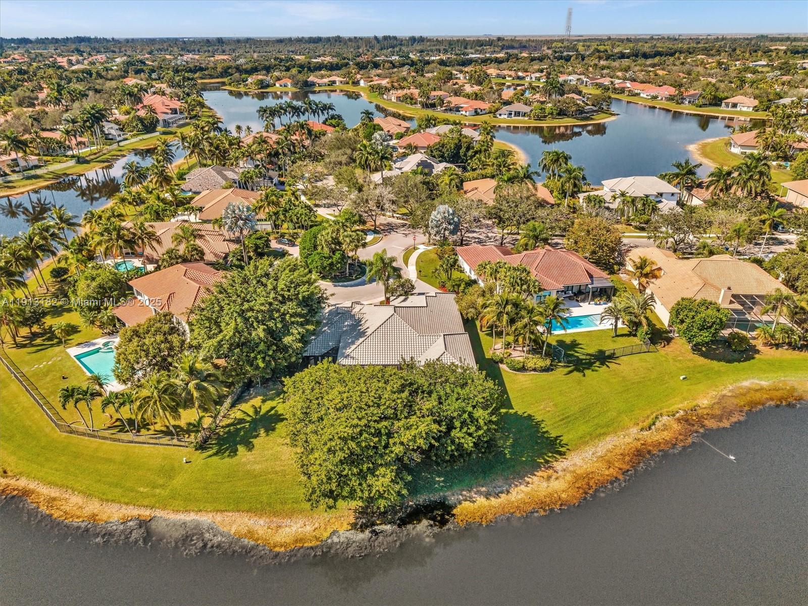 MEADOWOOD - Residential