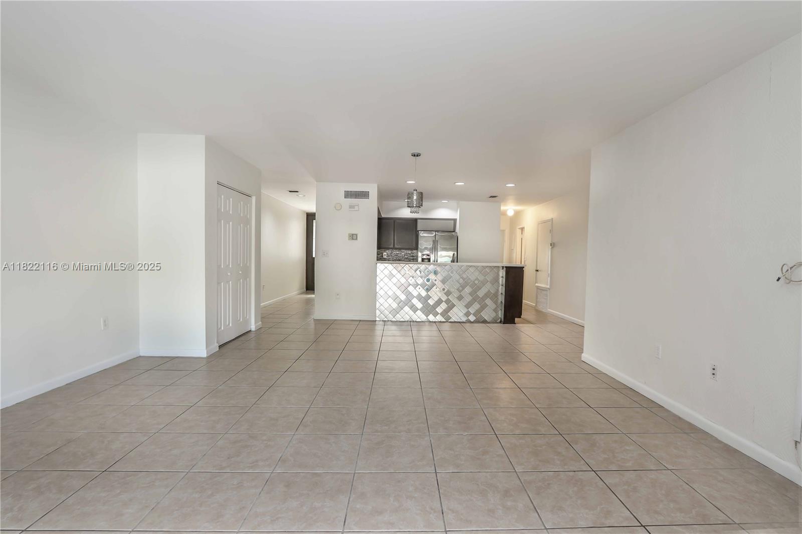 MIAMI LAKES - LAKE SANDRA - Residential Lease