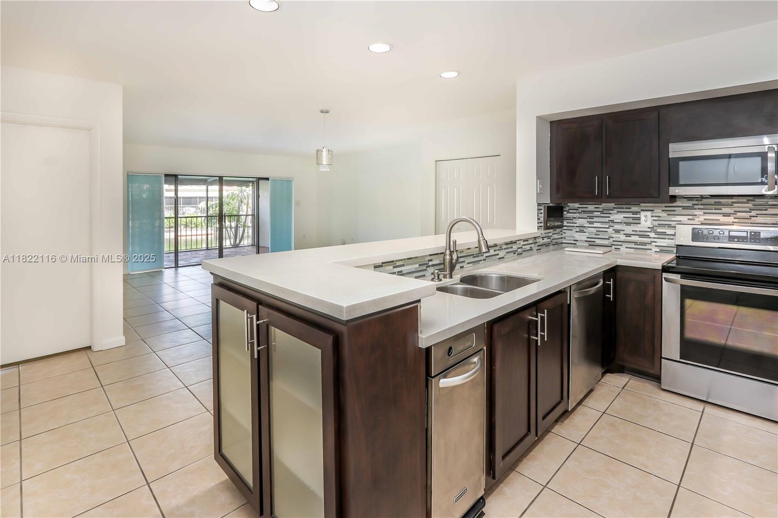 MIAMI LAKES - LAKE SANDRA - Residential Lease