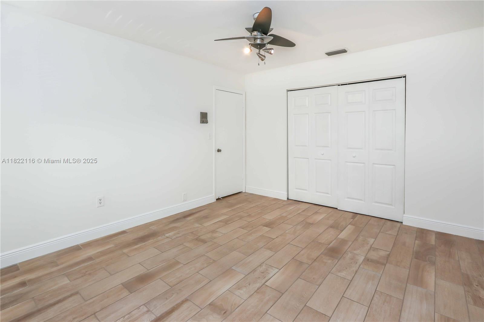 MIAMI LAKES - LAKE SANDRA - Residential Lease
