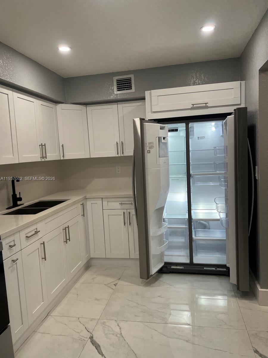 TOWERS OF WESTLAND CONDO - Residential