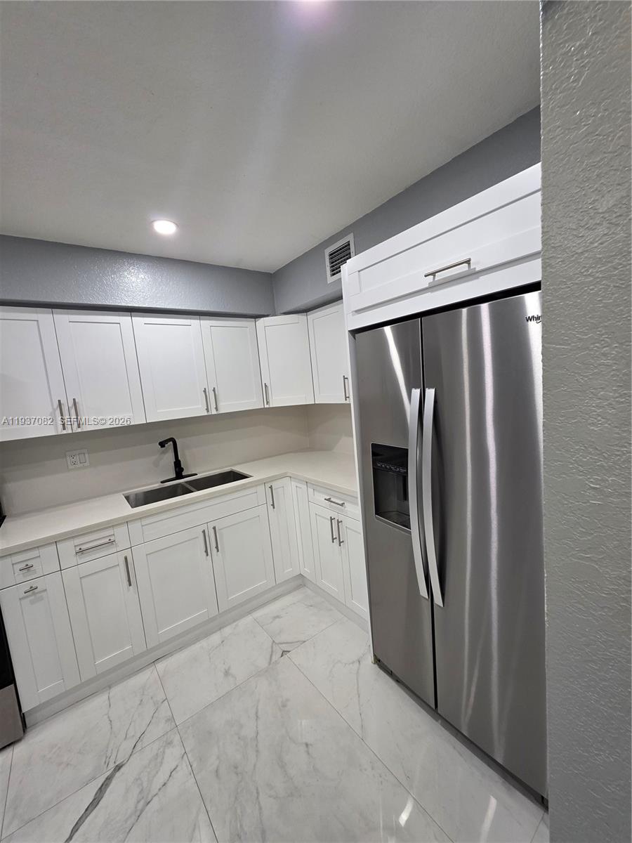 TOWERS OF WESTLAND CONDO - Residential