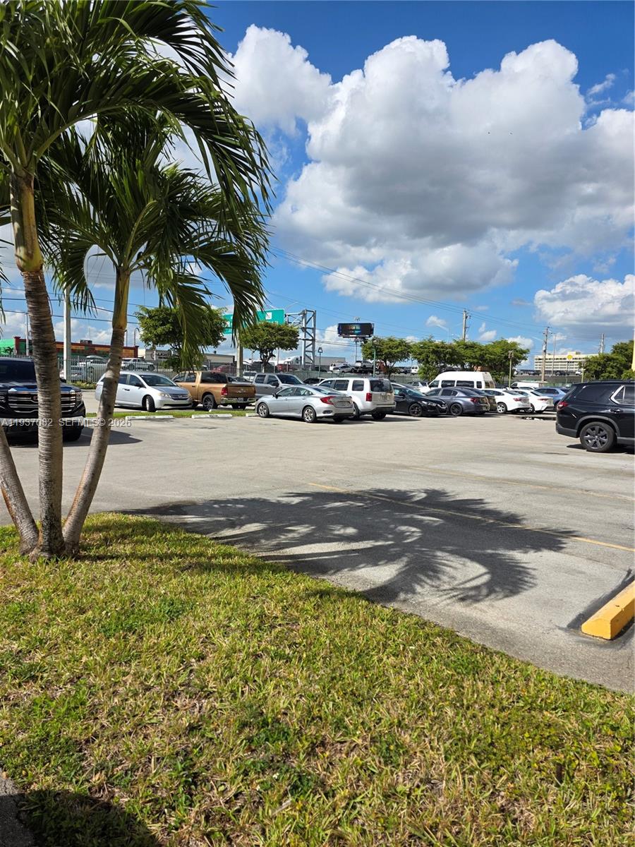 TOWERS OF WESTLAND CONDO - Residential