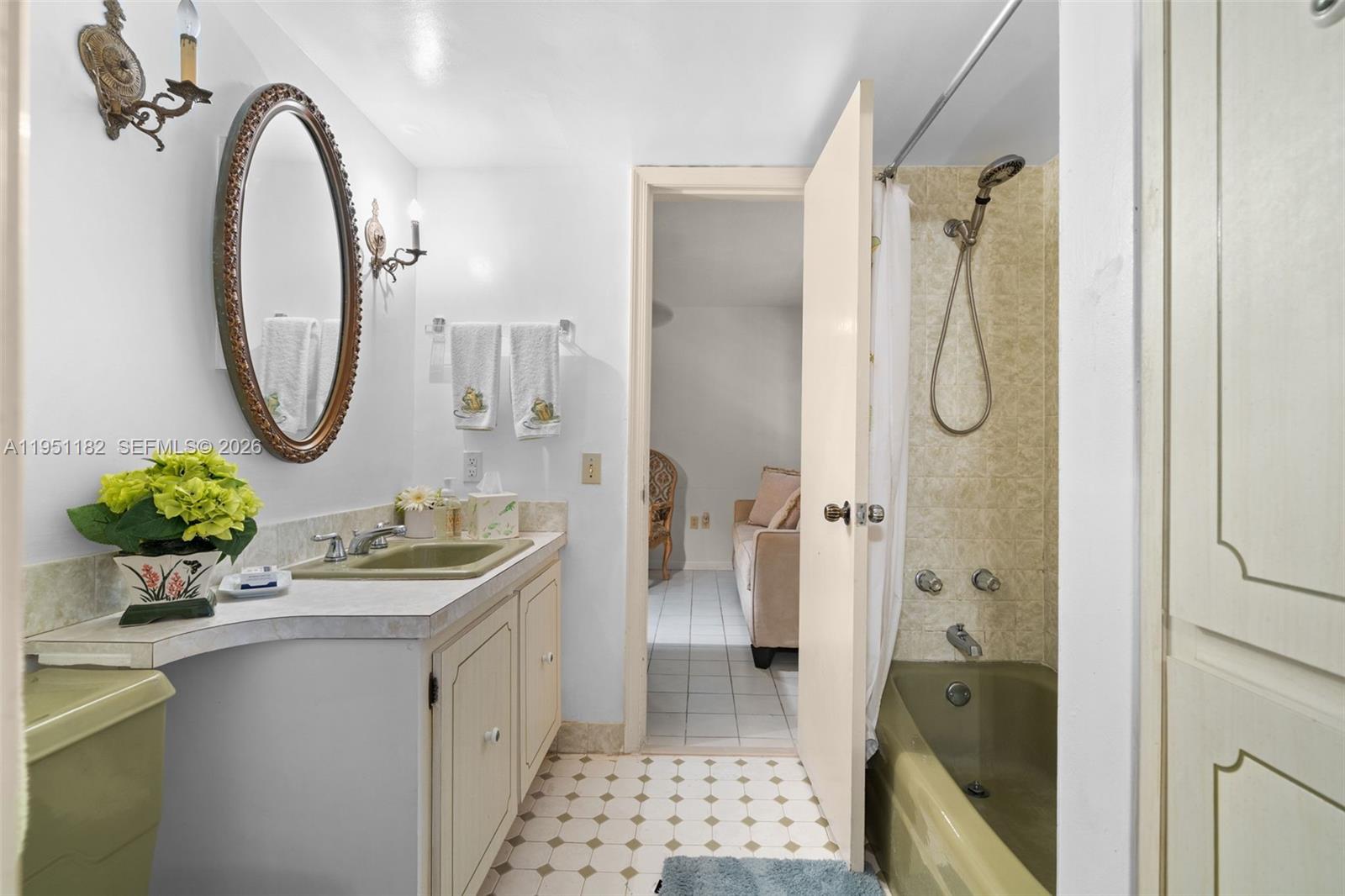 CORAL GABLES RIVIERA SEC - Residential