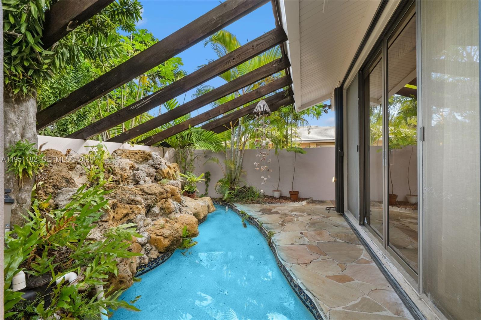 CORAL GABLES RIVIERA SEC - Residential