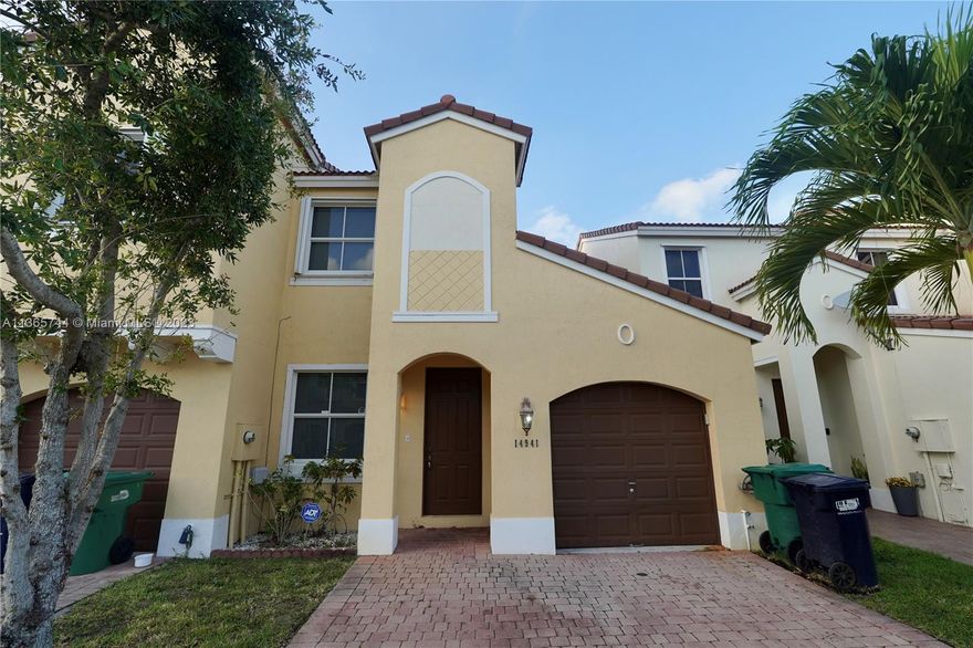 Beautiful 3 Bedrooms 3 Bathrooms in Sorrento Townhome with one bedroom and full bath located at ground floor. Private patio. Spacious laundry room. Carpet on second floor. Garage plus 2 spot on the driveway. Beautiful pool. Nice neighborhood and schools around.