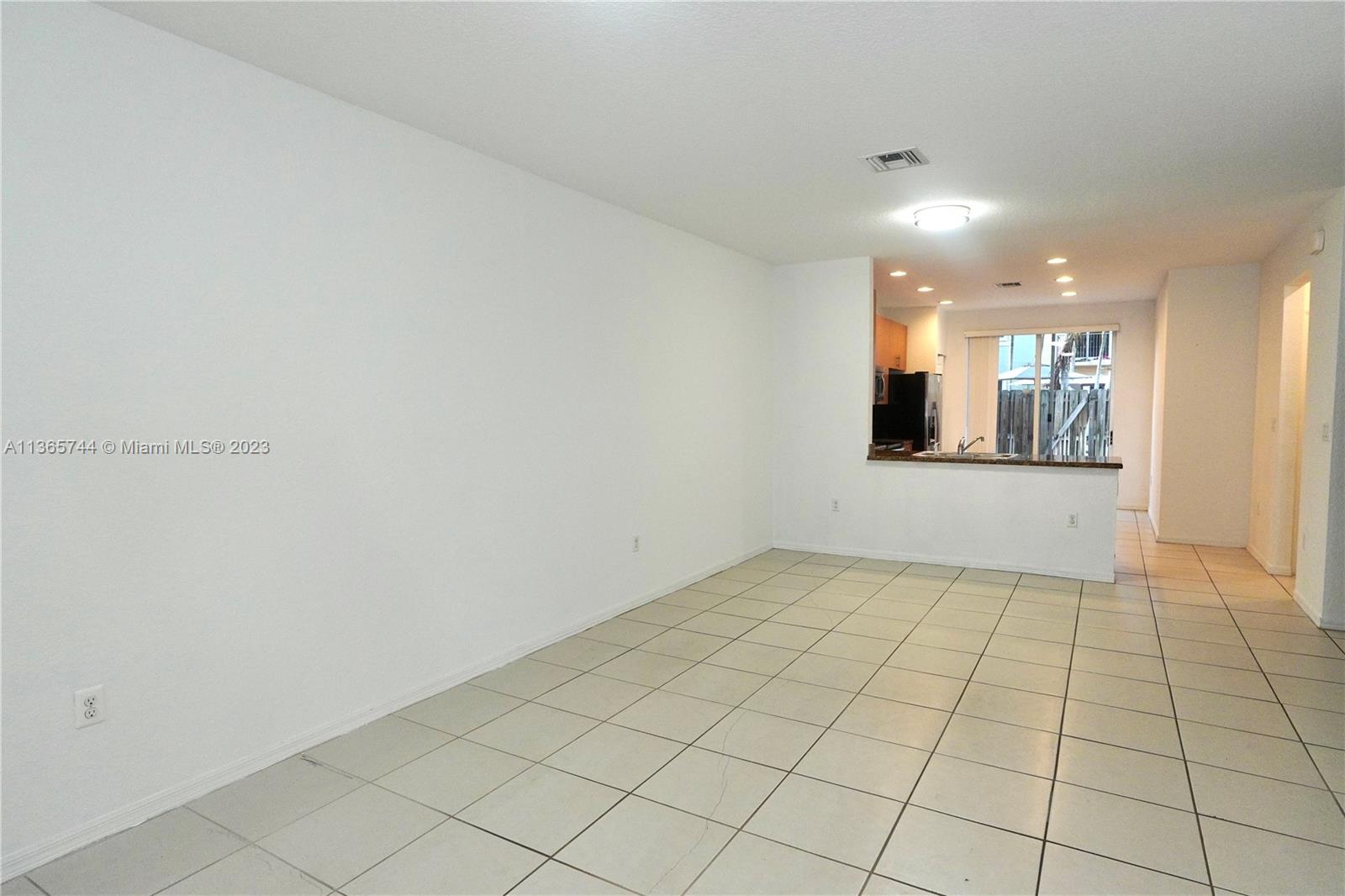 SORRENTO TOWNHOMES - Residential Lease